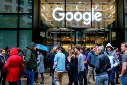 Google workers detained for demonstrating against partnership with Israeli government.