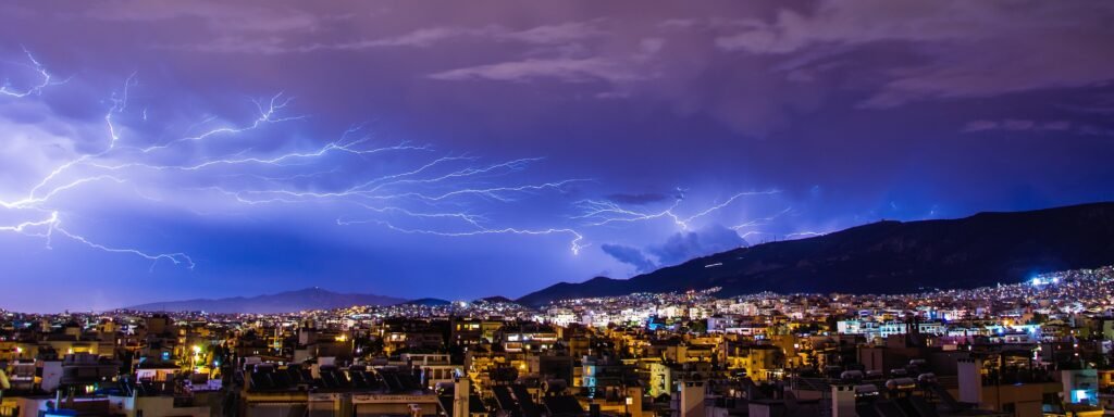 How to stay safe from lightning strikes as Karachi braces for heavy rain, thunder 2 How to stay safe from lightning strikes as Karachi braces for heavy rain, thunder