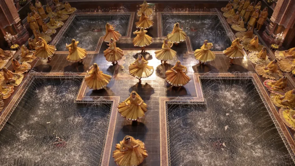 Sanjay Leela Bhansali delves into the historical backdrop that served as inspiration for his monumental Netflix series Heeramandi. 25 Sanjay Leela Bhansali delves into the historical backdrop that served as inspiration for his monumental Netflix series Heeramandi.