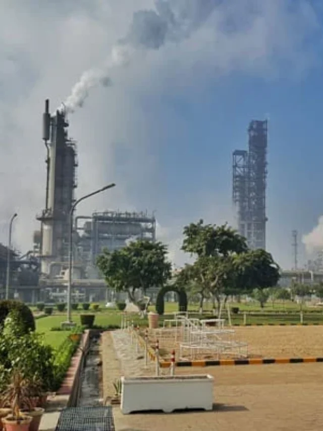 Engro Corp and Dawood Hercules have reached an agreement to restructure their deal.