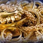 The prices of gold in Pakistan are still on a downward trend.